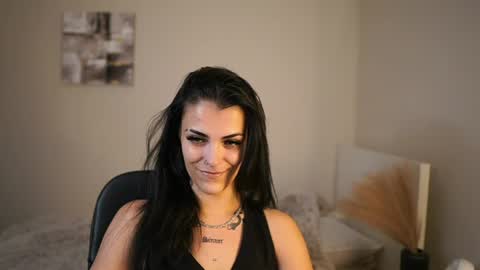 Snapshot of pauline_2005 chatting on 06.14.26 Pauline online show from 06.14.26