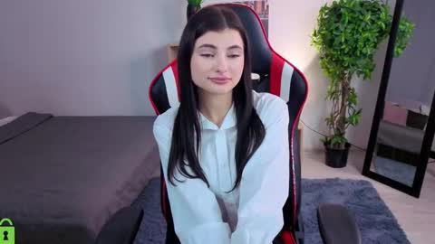 Pauline online show from 11.14.25