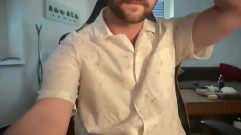 Snapshot of paulsimpsn chatting on 05.09.26 love bush online show from 05.09.26