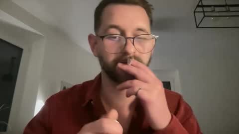 Snapshot of paulsimpsn chatting on 05.17.26 love bush online show from 05.17.26