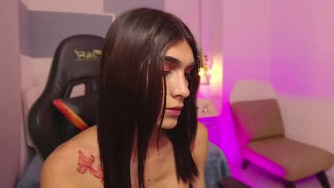 Snapshot of pauly_dolll chatting on 03.05.25 Pauly online show from 03.05.25