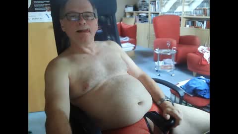 Snapshot of pavlovsdog2006 chatting on 01.27.25 Pavlov aka Peter online show from 01.27.25