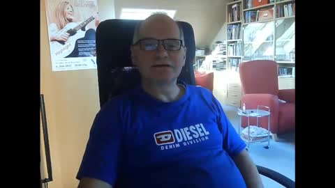 Snapshot of pavlovsdog2006 chatting on 11.03.25 Pavlov aka Peter online show from 11.03.25