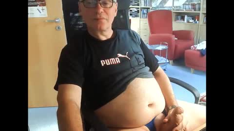 Snapshot of pavlovsdog2006 chatting on 11.10.25 Pavlov aka Peter online show from 11.10.25