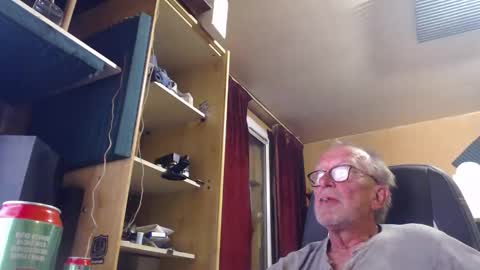 Snapshot of pc8474408 chatting on 10.09.25 pc8474408 online show from 10.09.25