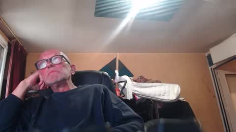 pc8474408 online show from 05.04.26