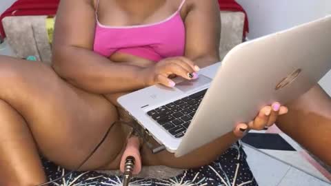 Snapshot of peacelady chatting on 09.23.25 peacelady online show from 09.23.25