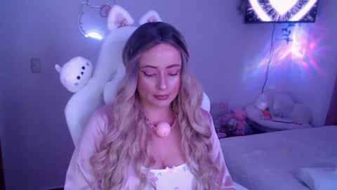 Snapshot of peacherry_ chatting on 02.08.25 peacherry_ online show from 02.08.25