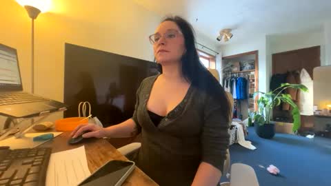 PeachyObsession online show from 02.17.26