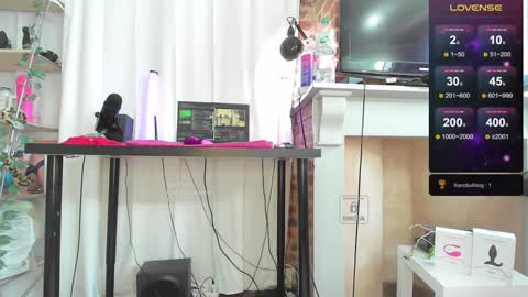 Help me to reach 200 thumbs up  online show from 12.27.24