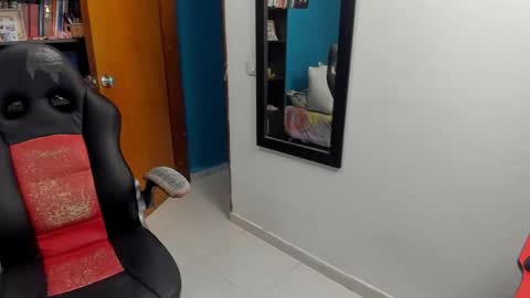 Tangerine Penaut online show from 12.16.25