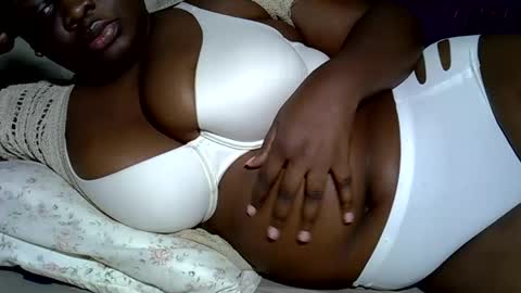 Snapshot of pearl_33 chatting on 11.04.25 Keci online show from 11.04.25