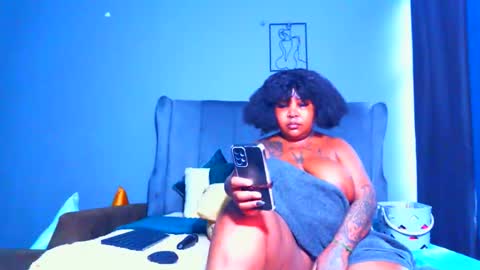 Snapshot of pearlblu38 chatting on 04.21.26 Pearl online show from 04.21.26