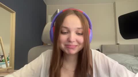 Luna Vale online show from 06.14.26