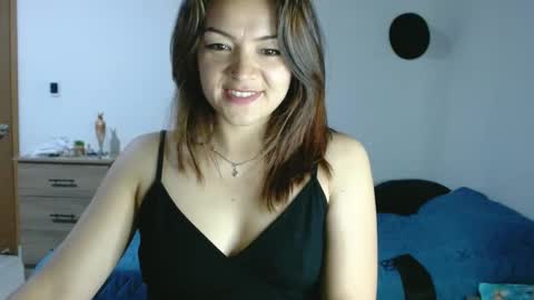 Snapshot of penelopemist chatting on 03.10.25 penelopemist online show from 03.10.25