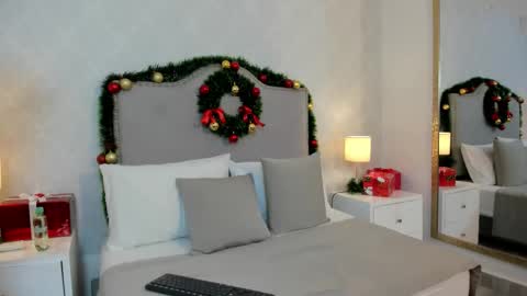 penelopeowenn online show from 12.23.25