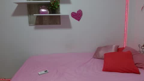 Snapshot of penny_lovee1 chatting on 12.11.24 penny online show from 12.11.24