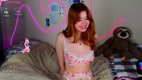 Snapshot of penny_staar chatting on 02.07.25 Penny staar online show from 02.07.25