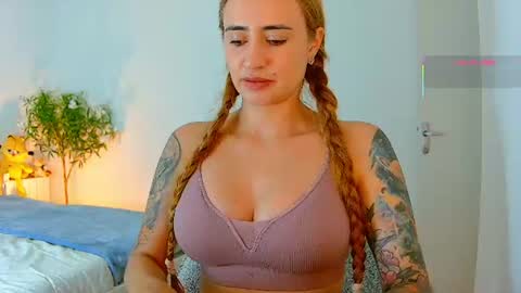 Hi Im Penelope  better vibrations  1111 online show from 07.09.26