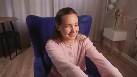 Snapshot of penylust chatting on 06.17.26 im Kira today is my 1st day here 3 online show from 06.17.26