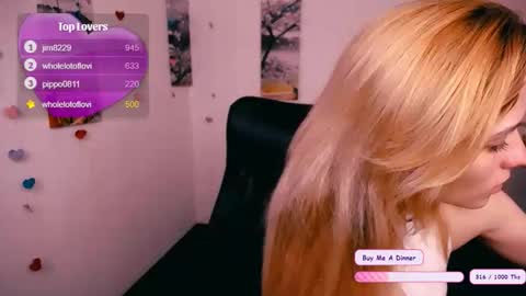 Snapshot of peppymia chatting on 11.17.25 Mia online show from 11.17.25