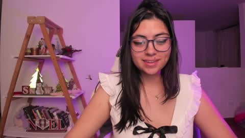 Sarah Ana Banana online show from 01.14.25