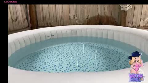 Wrenn Divine online show from 09.30.25