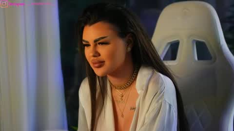 Dee online show from 12.18.24