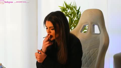 Dee online show from 02.20.25