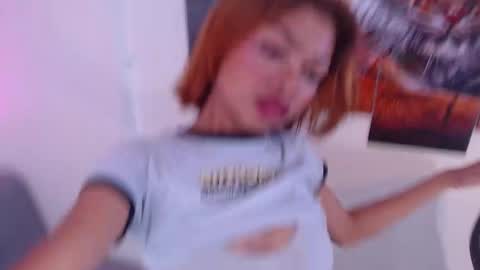 Snapshot of perla_st chatting on 02.15.25 Perla online show from 02.15.25