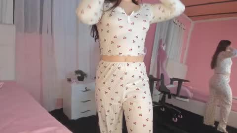 Marie online show from 11.21.25