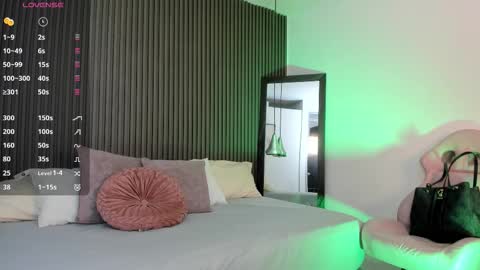 Lizza online show from 10.30.25