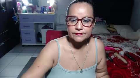 Snapshot of pervert_mommy_x chatting on 06.15.26 SAMY online show from 06.15.26