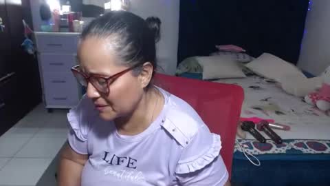 Snapshot of pervert_mommy_x chatting on 06.27.26 SAMY online show from 06.27.26