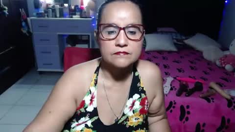 Snapshot of pervert_mommy_x chatting on 07.13.26 SAMY online show from 07.13.26