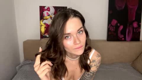 Oliver and Leona online show from 12.18.25