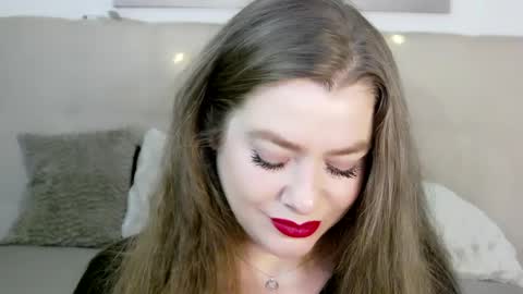 Snapshot of petersemily chatting on 12.12.24 Peters Emily online show from 12.12.24