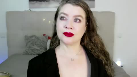 Snapshot of petersemily chatting on 01.09.25 Peters Emily online show from 01.09.25