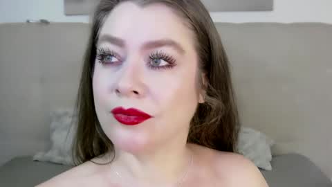 Snapshot of petersemily chatting on 02.08.25 Peters Emily online show from 02.08.25