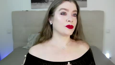 Snapshot of petersemily chatting on 02.19.25 Peters Emily online show from 02.19.25