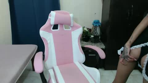 Snapshot of petite_ladysnake chatting on 12.05.24 Jan online show from 12.05.24