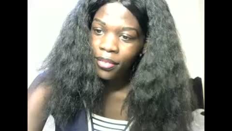 petite_lavi2 online show from 02.20.25