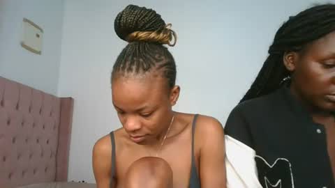 Snapshot of petite_luxe1 chatting on 07.14.26 Luxe online show from 07.14.26
