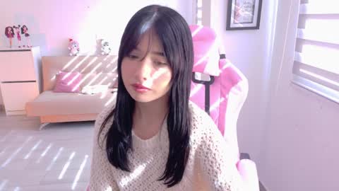 Snapshot of petite_marie_ chatting on 04.06.26 petite_marie_ online show from 04.06.26