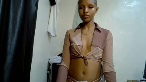 Snapshot of petite_melinda chatting on 06.12.26 petite_melinda online show from 06.12.26