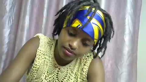 petite_star2 online show from 12.13.25