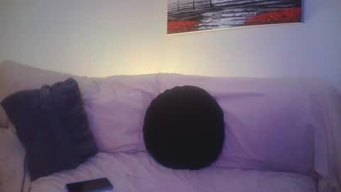 petite treat  online show from 02.02.25