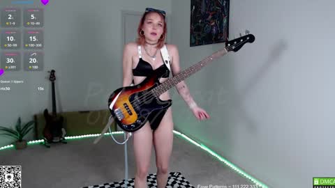 Snapshot of petitebrat chatting on 01.28.25 PiperAvery online show from 01.28.25