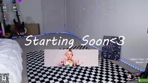 Snapshot of petitebrat chatting on 03.05.25 PiperAvery online show from 03.05.25