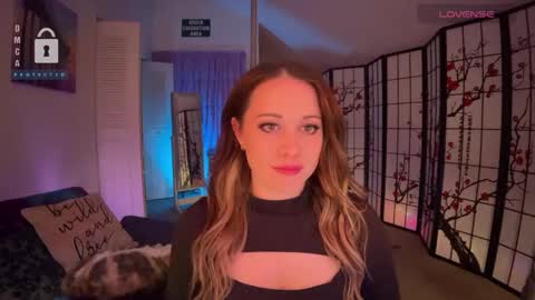 Snapshot of petitejewel chatting on 12.16.24 Jules online show from 12.16.24